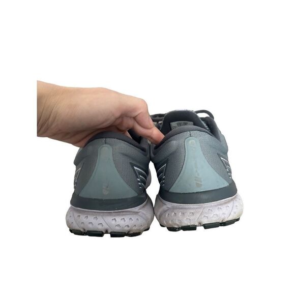 Brooks Womens Ghost 13 Running
Shoes Grey / Blackened Pearl / Purple
9.5 - Picture 8 of 9